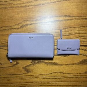 TUMI Belden Travel Wallet Passport Holder & Flap Card Case Lilac